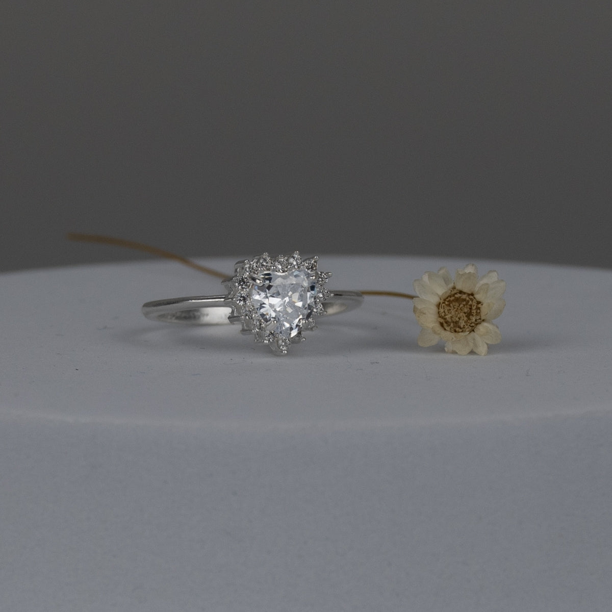 Anel de Prata 925 Coração com Zircônias - Joias Prata Viva