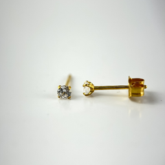 Brinco de Titânio Dourado Antialérgico com Zircônia (par)