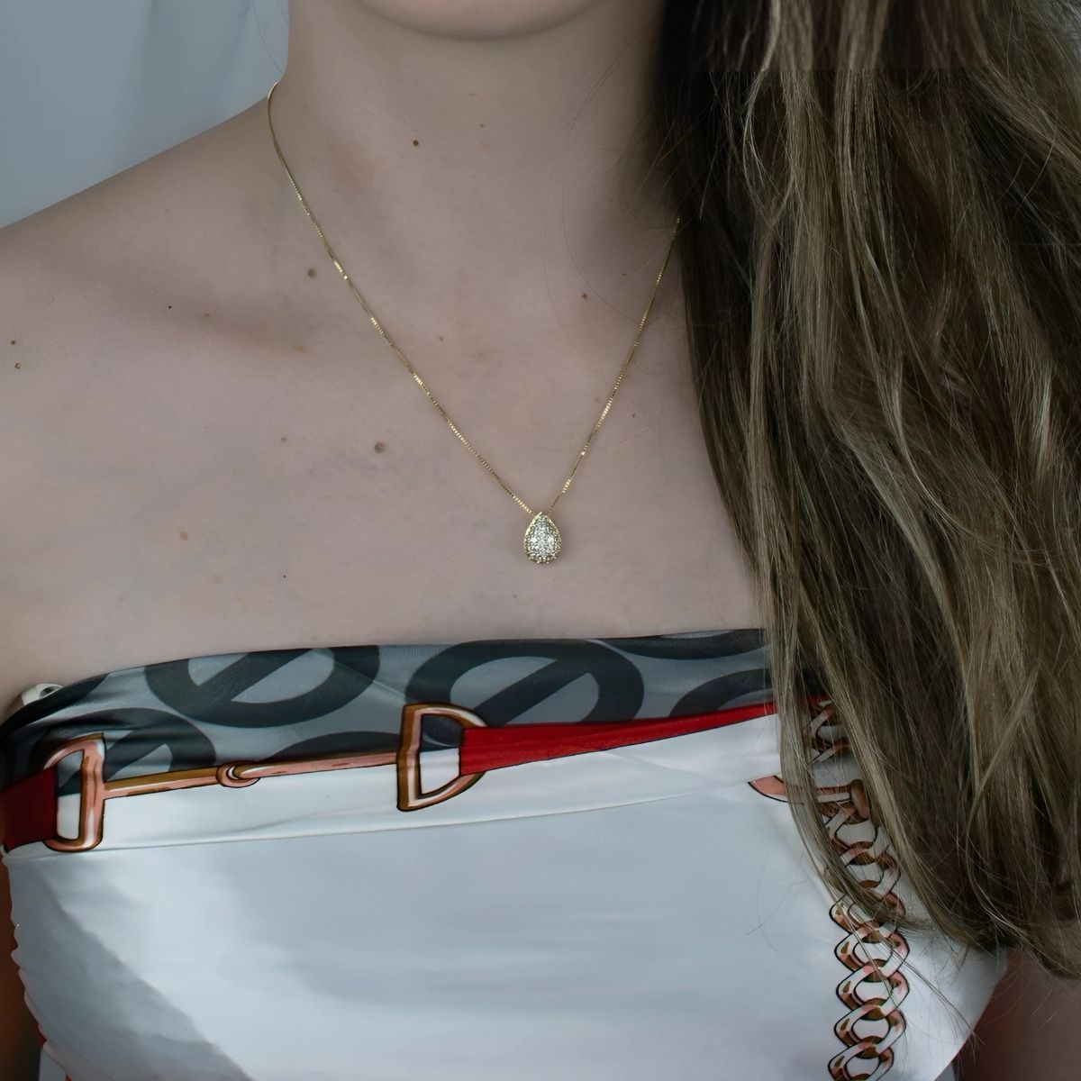 Colar Banhado a Ouro Gota com Micro Zircônias